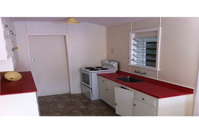 Photo of property in 31 Knowles Street, Terrace End, Palmerston North, 4410