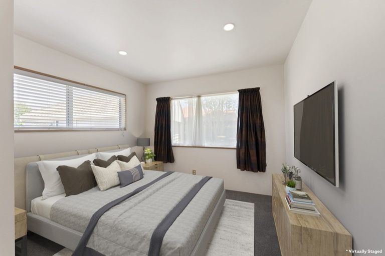 Photo of property in 166 Queenspark Drive, Parklands, Christchurch, 8083