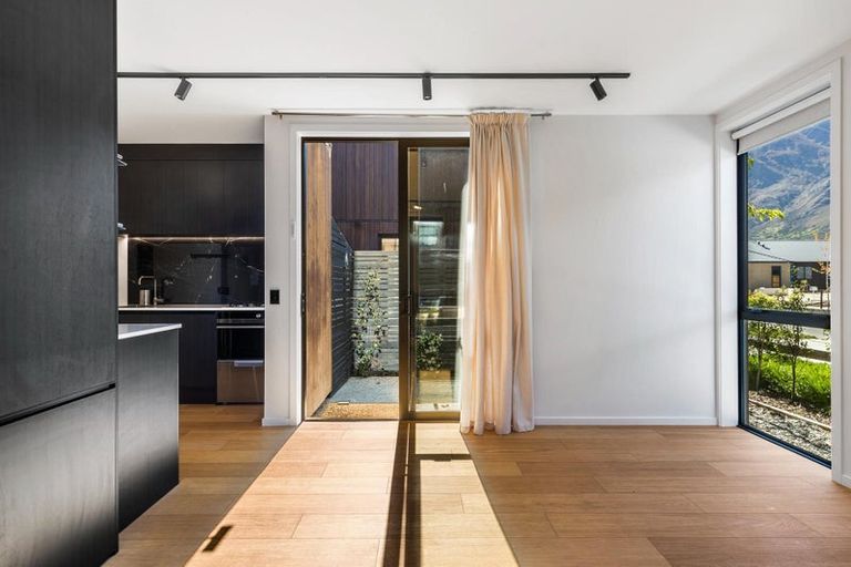 Photo of property in 12 Woolshed Road, Jacks Point, Queenstown, 9371