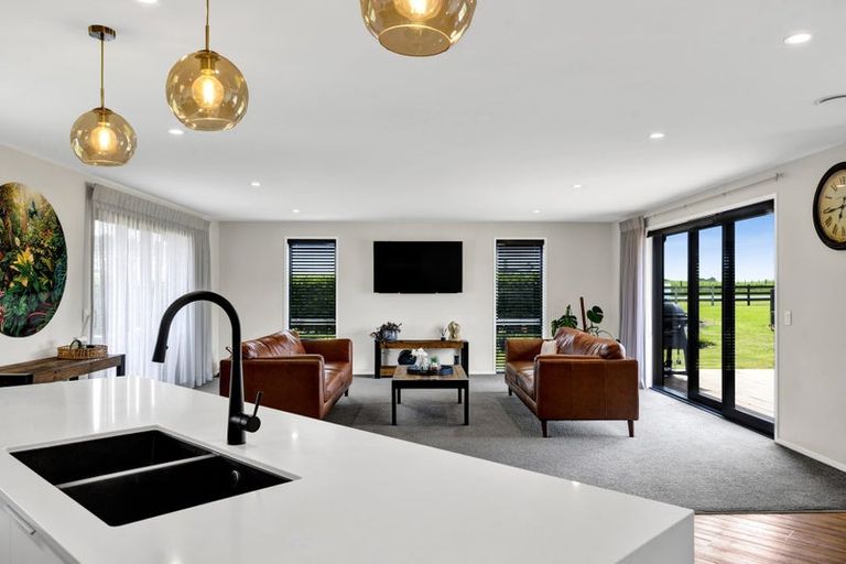 Photo of property in 1 Larlin Drive, Hawera, 4675