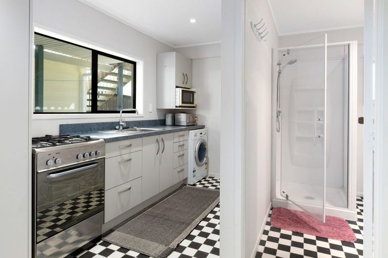 Photo of property in 16 Adela Stewart Drive West, Athenree, Waihi Beach, 3177