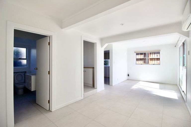 Photo of property in 202 Manuka Road, Bayview, Auckland, 0629