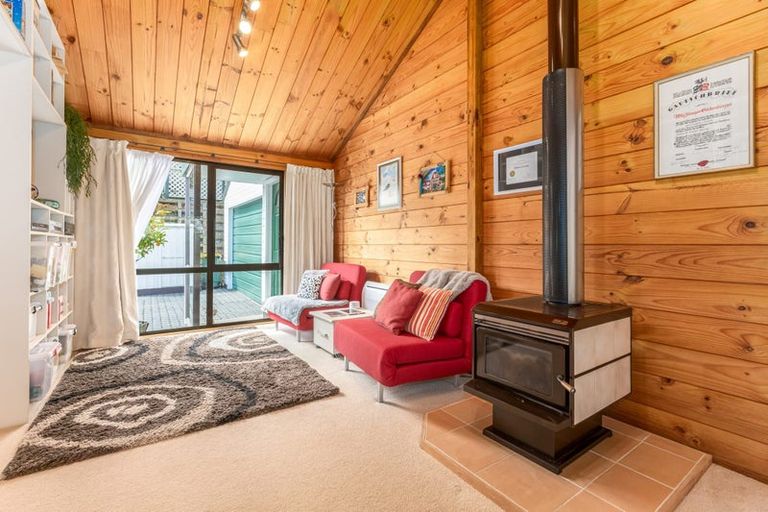 Photo of property in 2 Bosun Terrace, Whitby, Porirua, 5024