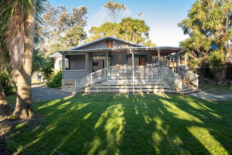 Photo of property in 29 Gillies Crescent, Waimarama, Havelock North, 4294