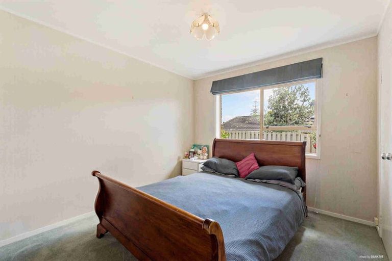 Photo of property in 116 Glenmore Road, Sunnyhills, Auckland, 2010