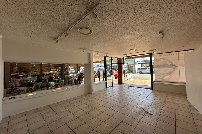 Photo of property in 160 Kitchener Road, Pukekohe, 2120