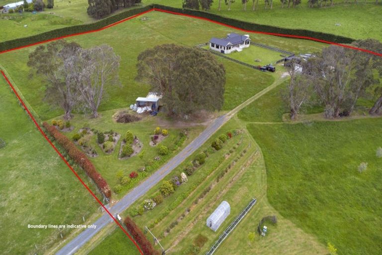 Photo of property in 736 Tukairangi Road, Kinloch, Taupo, 3385