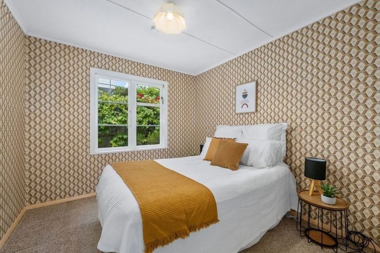 Photo of property in 87 Horoeka Street, Stokes Valley, Lower Hutt, 5019