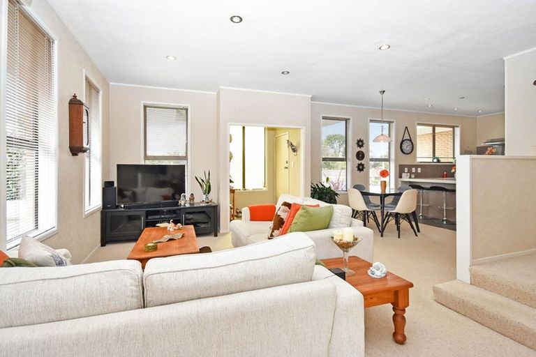 Photo of property in 30a Gills Avenue, Papakura, 2110