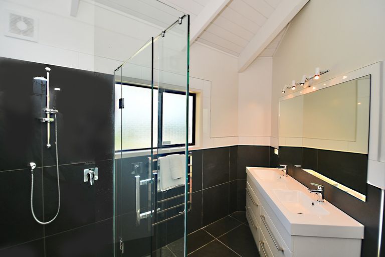 Photo of property in 45 Brick Bay Drive, Sandspit, Warkworth, 0982