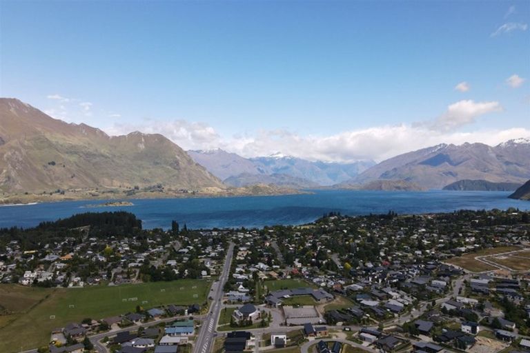 Photo of property in 214 Aubrey Road, Wanaka, 9305