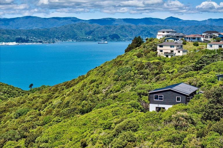 Photo of property in 16b Fernhaven Grove, Newlands, Wellington, 6037