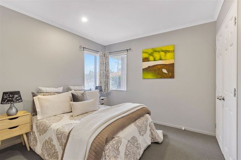 Photo of property in 38b Hetherington Road, Ranui, Auckland, 0612