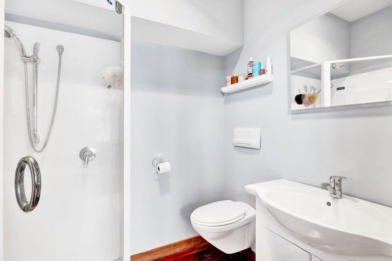 Photo of property in 58 Record Street, Fitzroy, New Plymouth, 4312