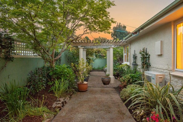 Photo of property in 1 Colquhoun Street, Glenross, Dunedin, 9011