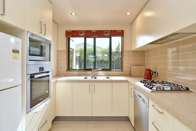 Photo of property in 114 Knowles Street, St Albans, Christchurch, 8052