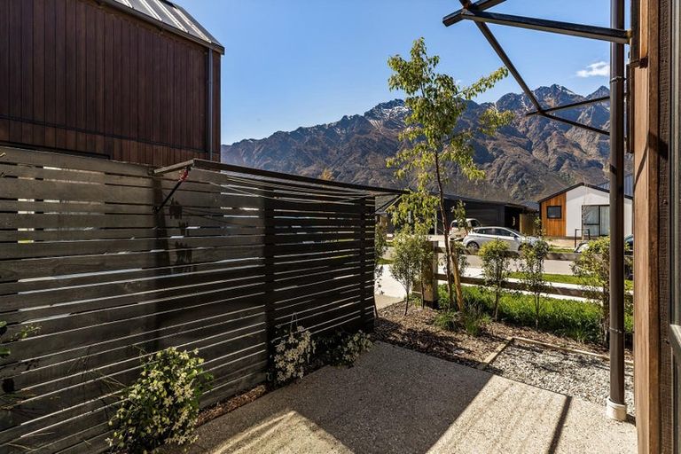 Photo of property in 12 Woolshed Road, Jacks Point, Queenstown, 9371