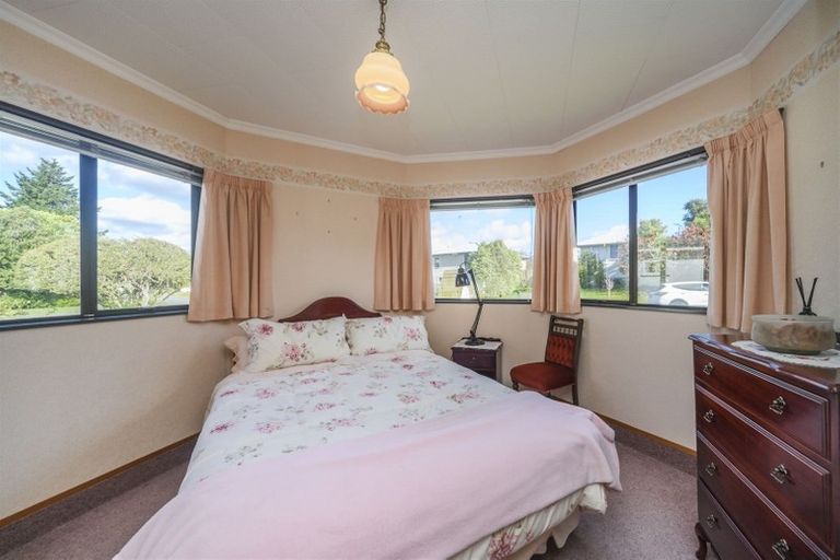 Photo of property in 16 Ashford Avenue, Hokowhitu, Palmerston North, 4410