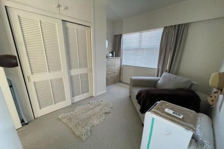 Photo of property in 2/3 Rahopara Street, Castor Bay, Auckland, 0620