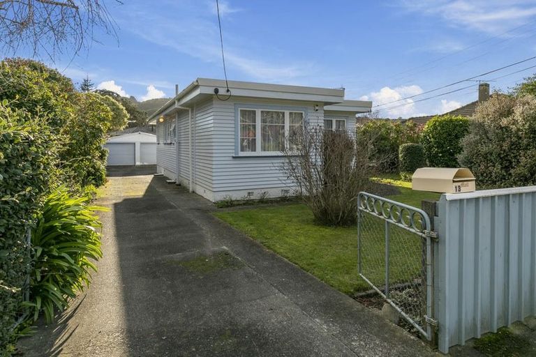 Photo of property in 13 Foster Street, Taita, Lower Hutt, 5011