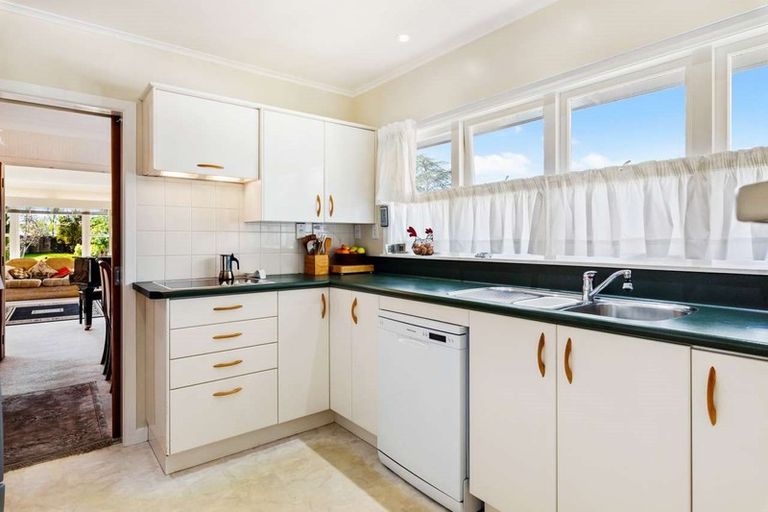 Photo of property in 25 Hartley Terrace, Massey, Auckland, 0614
