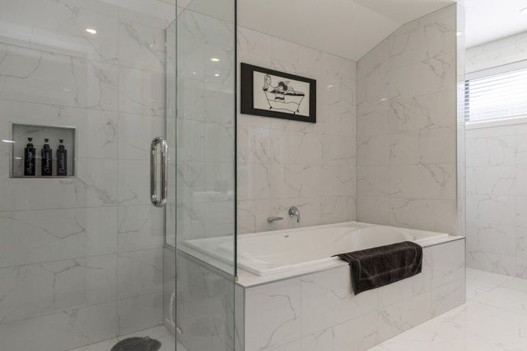 Photo of property in 32 Huka Heights Drive, Rangatira Park, Taupo, 3330