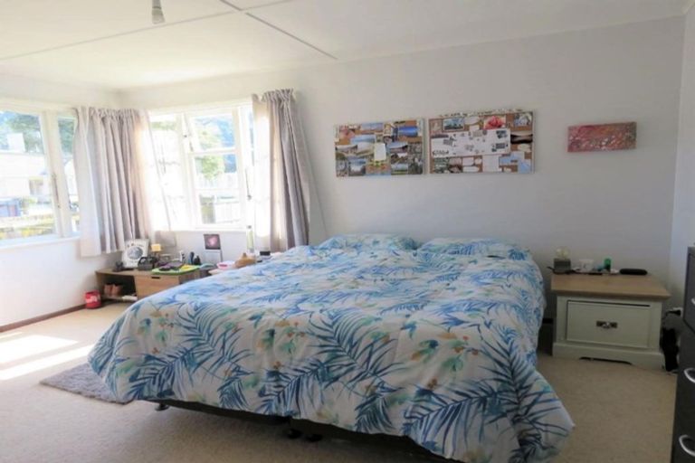 Photo of property in 9 Reynolds Street, Taita, Lower Hutt, 5011