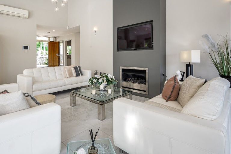 Photo of property in 29 Schopolo Place, Schnapper Rock, Auckland, 0632