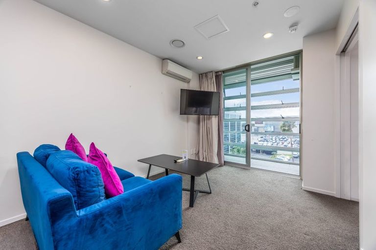 Photo of property in Proximity Apartments, 405/17 Osterley Way, Manukau, Auckland, 2104