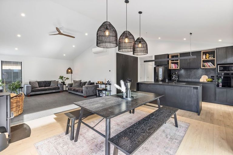 Photo of property in 19 Dunn Street, Lake Hawea, 9382