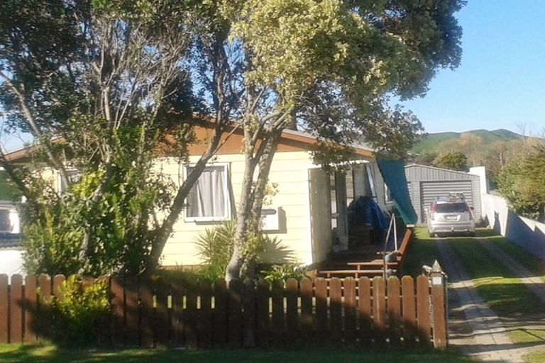 Photo of property in 10 Solander Street, Tolaga Bay, 4077