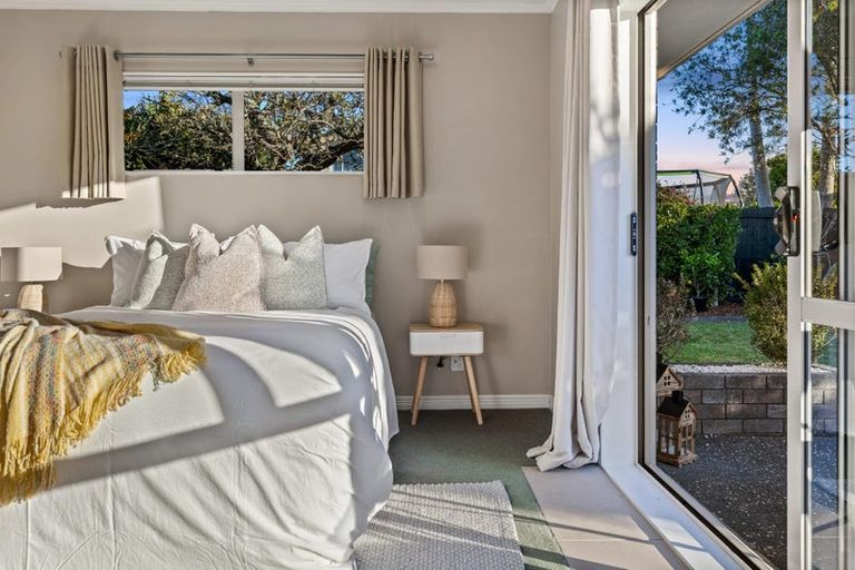 Photo of property in 12 Suncrest Drive, West Harbour, Auckland, 0618