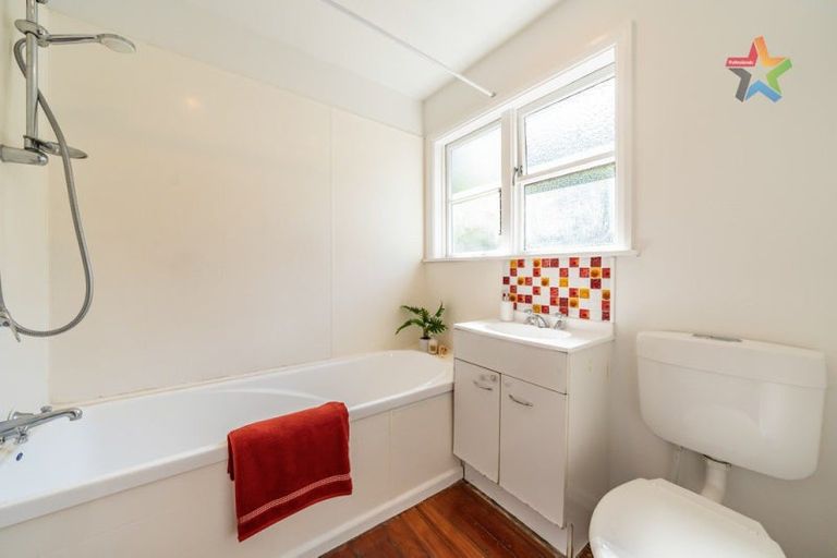 Photo of property in 3 Montgomery Avenue, Karori, Wellington, 6012