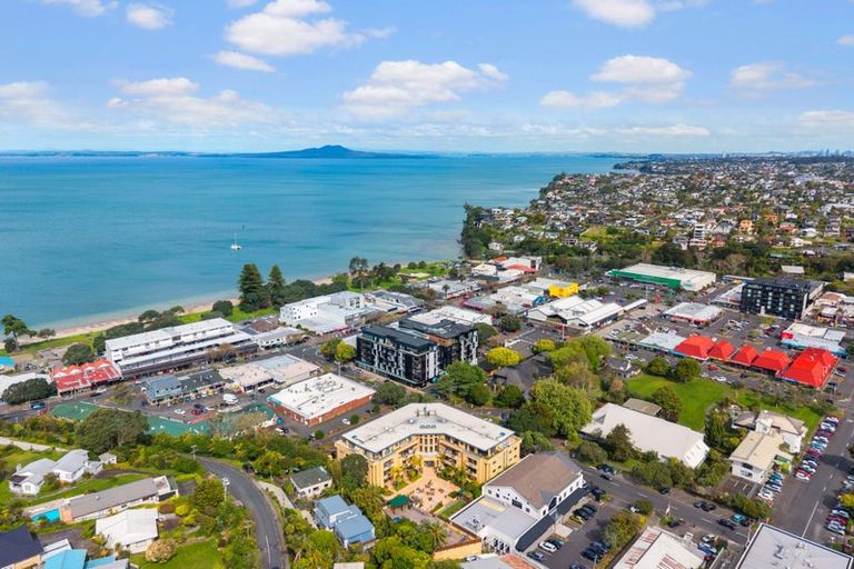 Photo of property in 2c/7-11 Bute Road, Browns Bay, Auckland, 0630