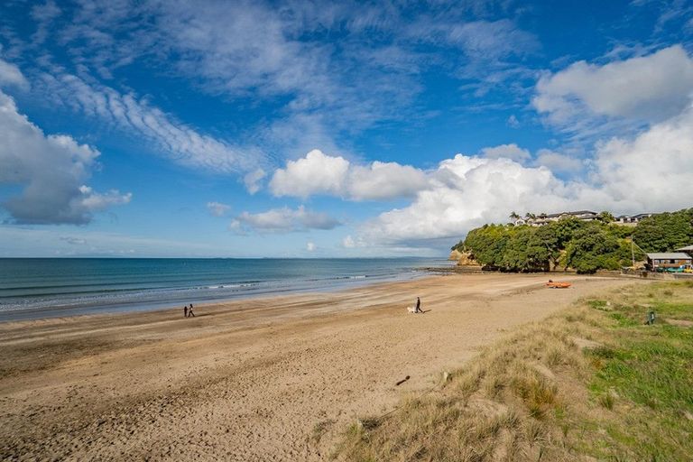 Photo of property in 1025 Beach Road, Torbay, Auckland, 0630