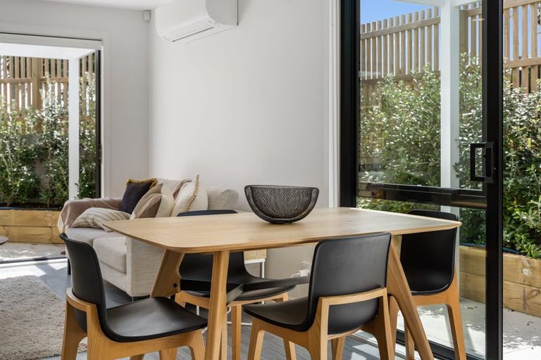 Photo of property in 2a Ellen Avenue, Hillcrest, Auckland, 0627