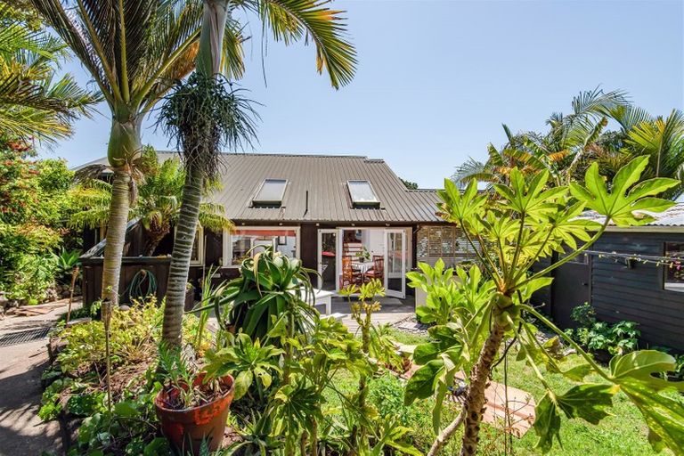 Photo of property in 5 Beresford Street, Bayswater, Auckland, 0622