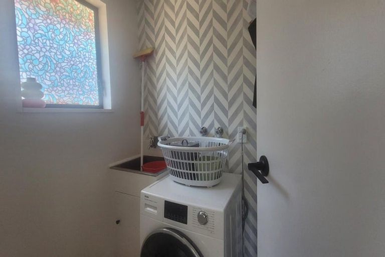 Photo of property in 10 Sombrero View, Ascot Park, Porirua, 5024