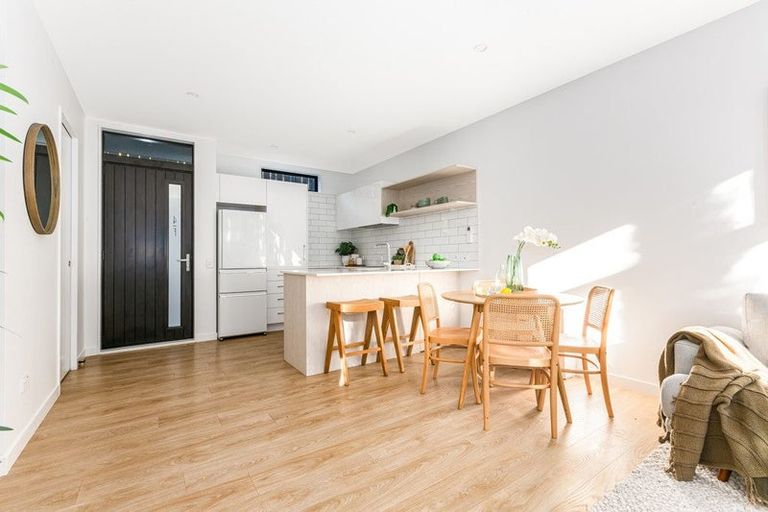 Photo of property in 4f Armour Avenue, Mount Victoria, Wellington, 6011