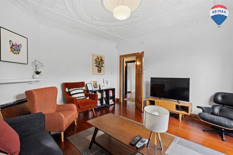 Photo of property in 2/14 Guthrie Street, Waterloo, Lower Hutt, 5011