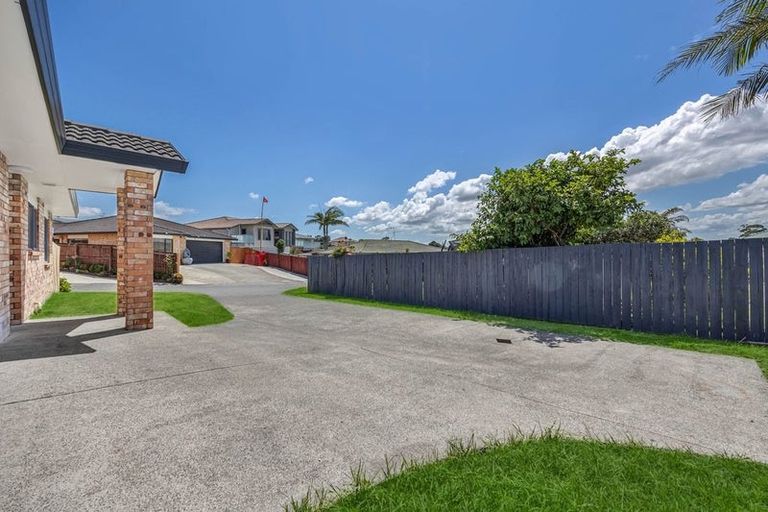Photo of property in 60 Robert Ross Place, Clendon Park, Auckland, 2103