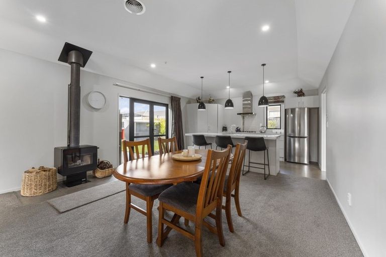 Photo of property in 7 Butler Place, Fitzherbert, Palmerston North, 4410