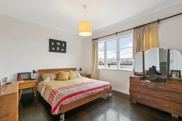 Photo of property in 53 Kurahaupo Street, Orakei, Auckland, 1071