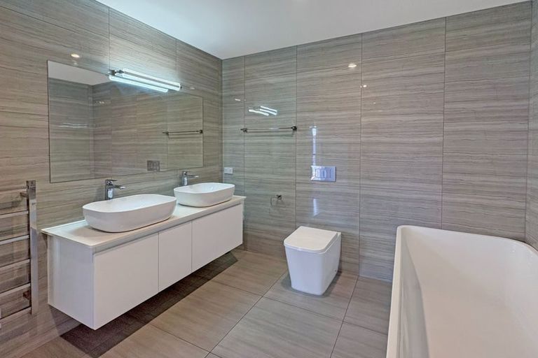 Photo of property in 32a Hewitts Road, Merivale, Christchurch, 8014