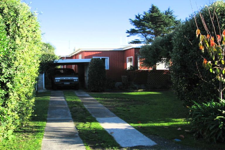 Photo of property in 33 Kapiti Lane, Otaki Beach, Otaki, 5512