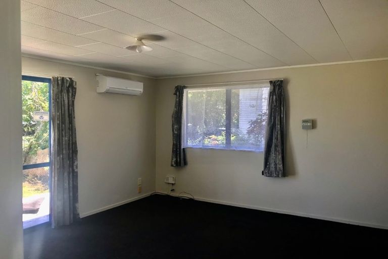 Photo of property in 1a Kent Road, Manurewa, Auckland, 2102