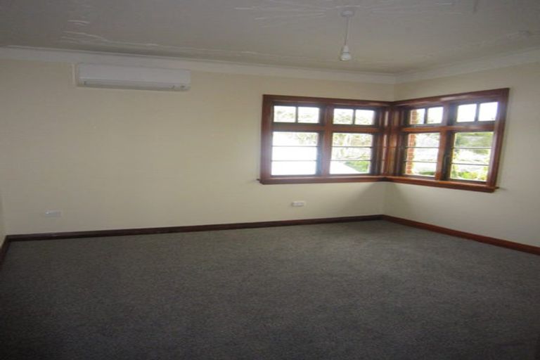 Photo of property in 150 The Ridgeway, Mornington, Wellington, 6021