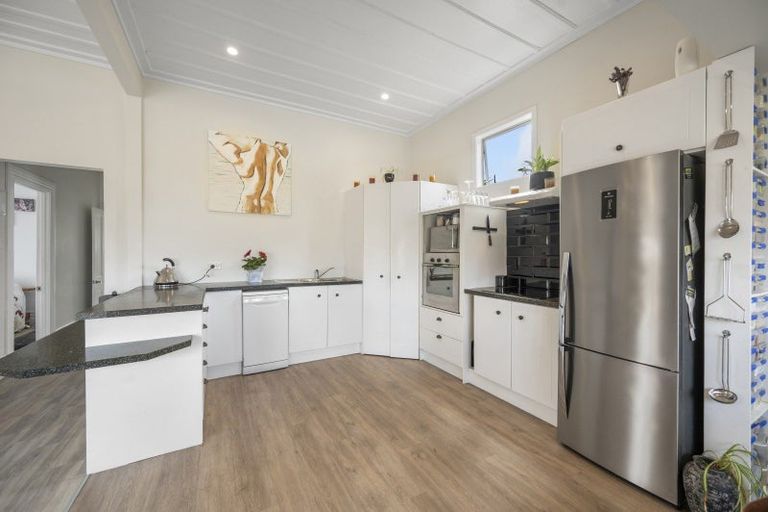 Photo of property in 43 Georges Drive, Napier South, Napier, 4110