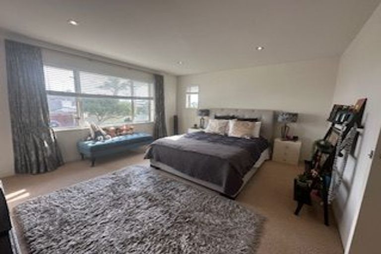 Photo of property in 46 Hattaway Avenue, Bucklands Beach, Auckland, 2012