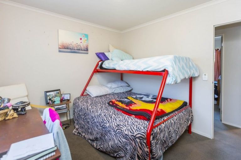 Photo of property in 32a Aniseed Grove, Timberlea, Upper Hutt, 5018